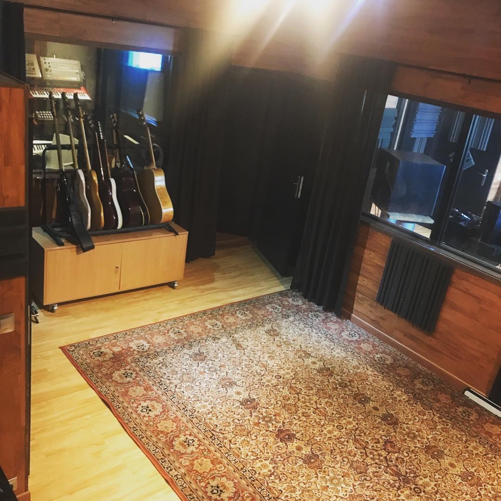 Musiciens pendant une session collective La Fabric